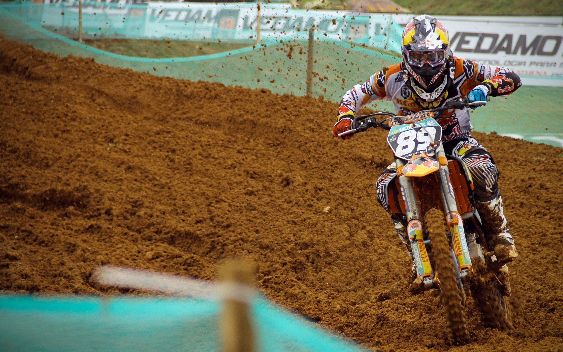 世界杯社媒挑战赛促进球迷互动参与,一家报社推出了世界杯赛专版,对赛果进行预测